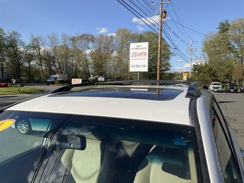 Used 2011 Toyota RAV4 Limited w/ Limited Extra Value Pkg AWD/4WD image 9
