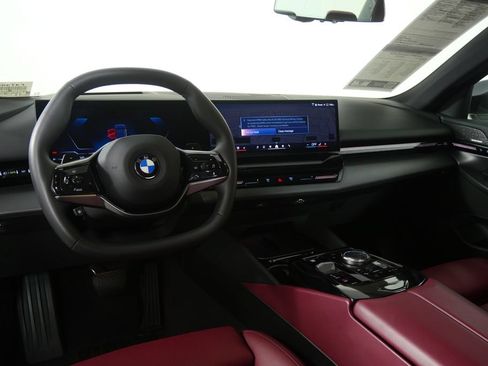 Certified 2024 BMW 530i xDrive w/ Premium Package AWD/4WD image 5