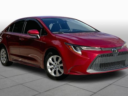 Used 2022 Toyota Corolla LE image 3