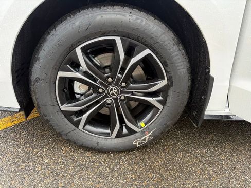 New 2026 Toyota Sienna Platinum image 42