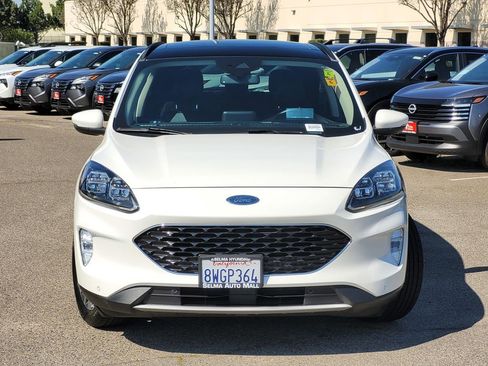 Used 2020 Ford Escape Titanium w/ Titanium Premium Package 2.0 image 3