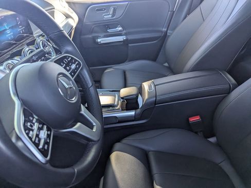 Used 2021 Mercedes-Benz GLB 250 4MATIC image 19