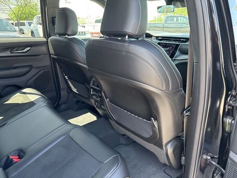 New 2025 Jeep Grand Cherokee Altitude AWD/4WD image 43