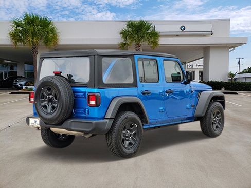 Used 2022 Jeep Wrangler Unlimited Sport image 4