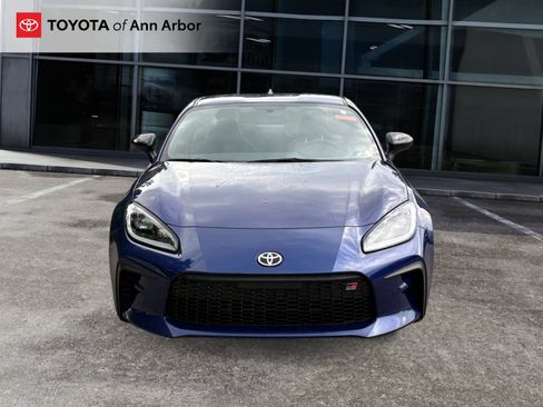 Used 2025 Toyota GR86 Premium w/ ALL Weather Mat Package (TMS) RWD image 5