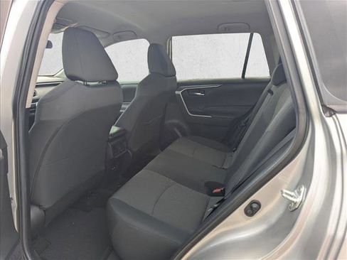 Used 2021 Toyota RAV4 XLE image 17
