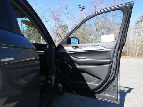 Used 2022 Jeep Grand Cherokee L Limited image 12