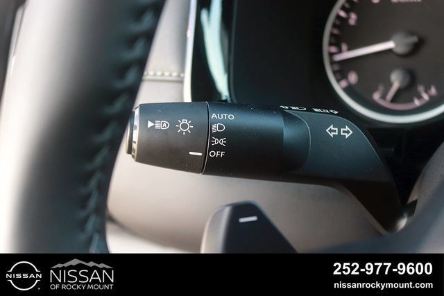 Certified 2026 Nissan Pathfinder SV FWD image 26