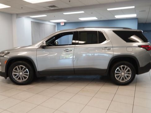 Used 2024 Chevrolet Traverse LT AWD/4WD image 2