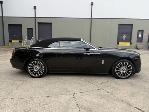 Used 2018 Rolls-Royce Dawn image 8