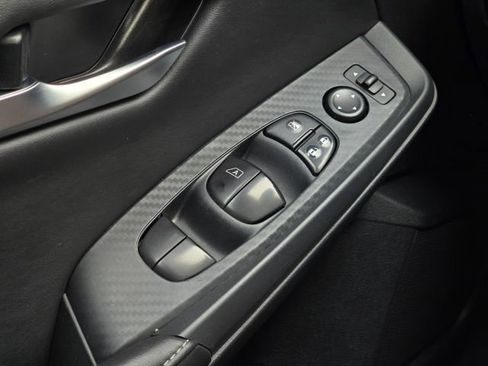 Used 2025 Nissan Sentra SV image 28