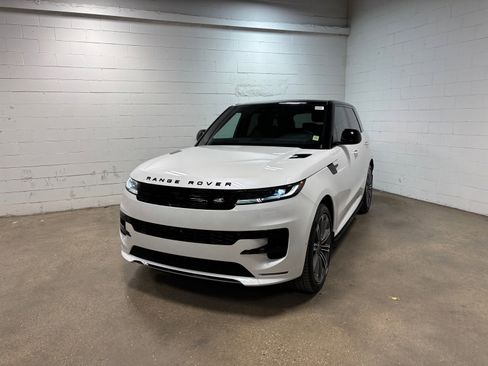 Used 2024 Land Rover Range Rover Sport Dynamic SE image 2