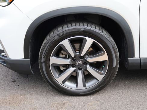 Used 2023 Honda Pilot Touring image 11