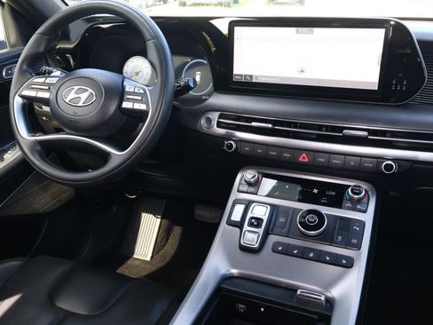 Used 2023 Hyundai Palisade Calligraphy image 9