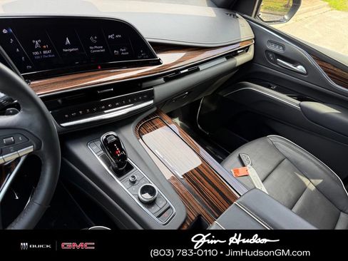 Used 2024 Cadillac Escalade Premium Luxury RWD image 31
