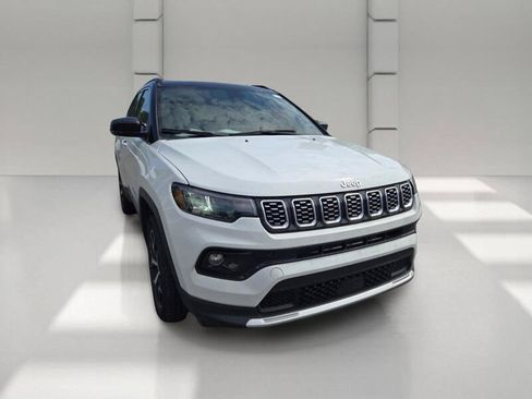 Used 2025 Jeep Compass Limited AWD/4WD image 3