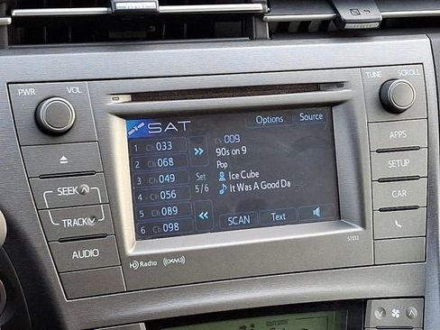 Used 2014 Toyota Prius Three image 17