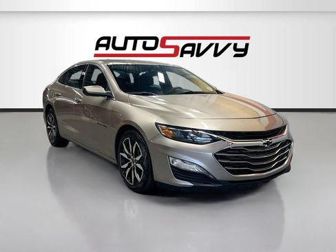 Used 2025 Chevrolet Malibu RS FWD image 1