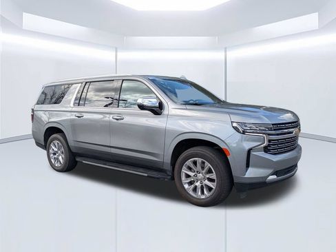 Used 2024 Chevrolet Suburban Premier AWD/4WD image 10