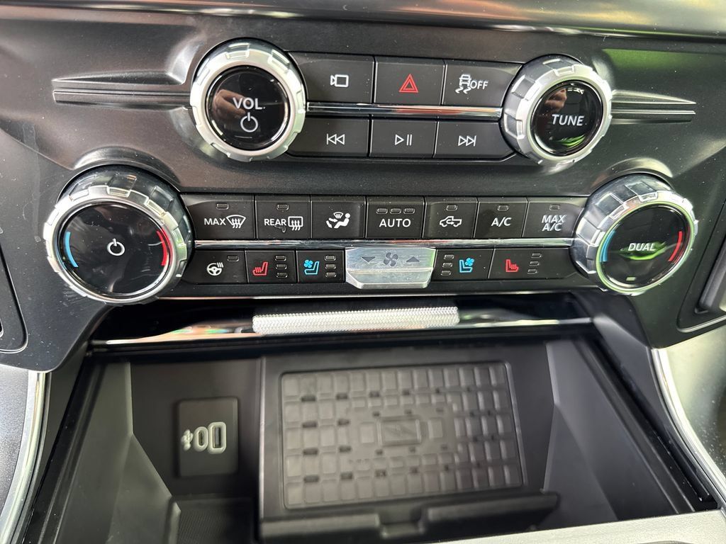Used 2025 Ford F150 Raptor AWD/4WD image 18
