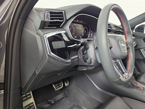 Certified 2025 Audi Q3 2.0T Premium Plus w/ Premium Plus Package AWD/4WD image 23