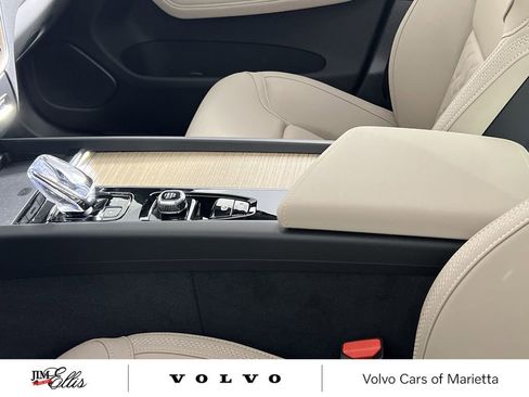 New 2026 Volvo XC60 B5 Core w/ Climate Package image 21