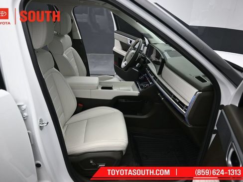 Used 2025 Hyundai Santa Fe Calligraphy AWD/4WD image 40