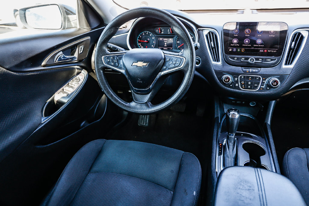 Used 2020 Chevrolet Malibu LT FWD image 27
