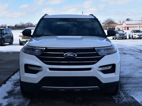 Used 2023 Ford Explorer XLT w/ Equipment Group 202A image 8