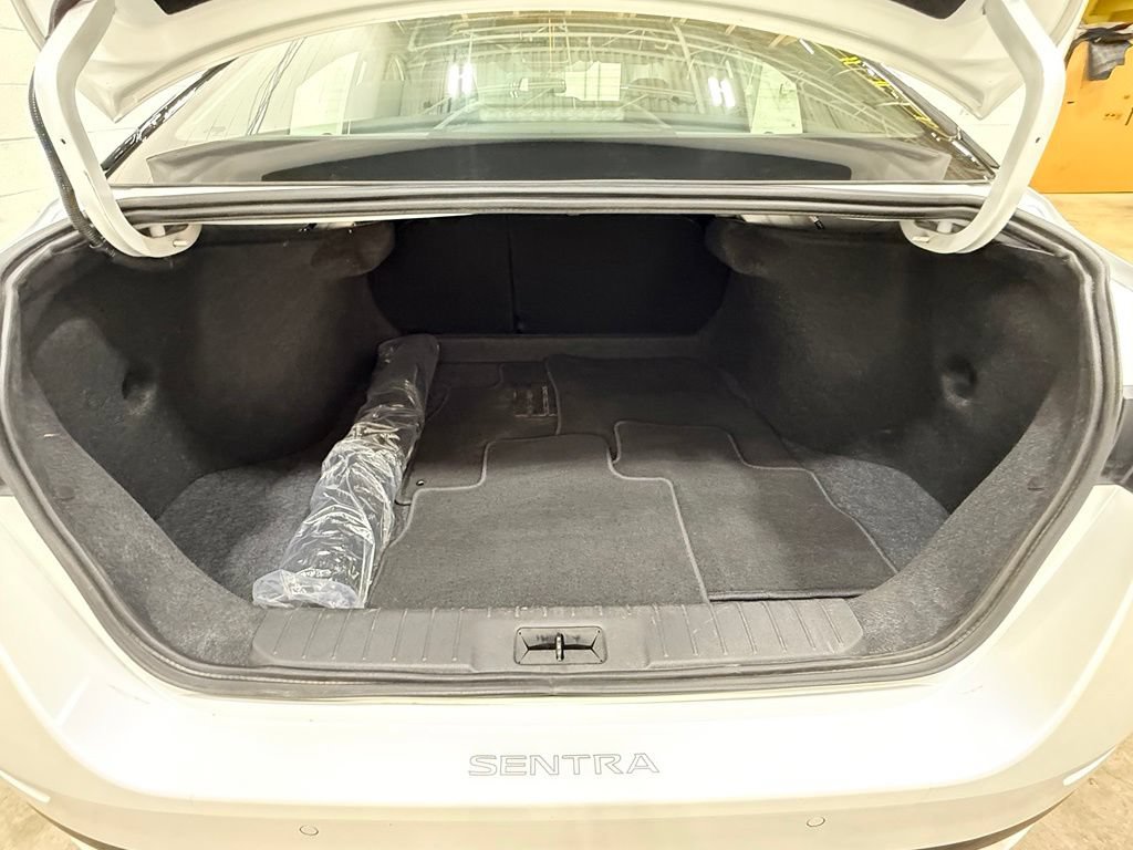 Used 2024 Nissan Sentra SR FWD image 48