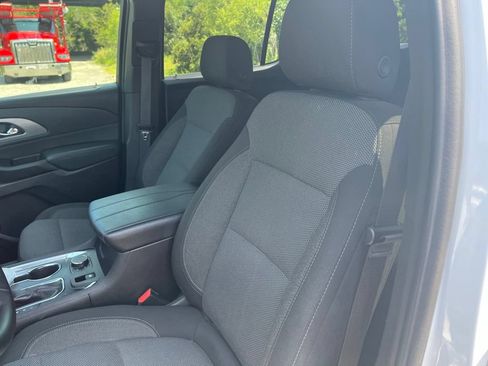Used 2023 Chevrolet Traverse LT FWD image 22