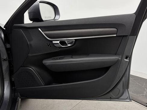 Used 2019 Volvo V90 T6 Cross Country w/ Advanced Package image 34