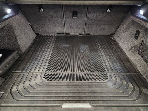 Used 2023 Land Rover Range Rover SE image 33