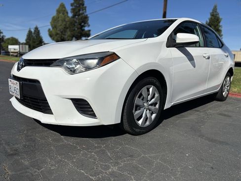 Used 2016 Toyota Corolla LE FWD image 4