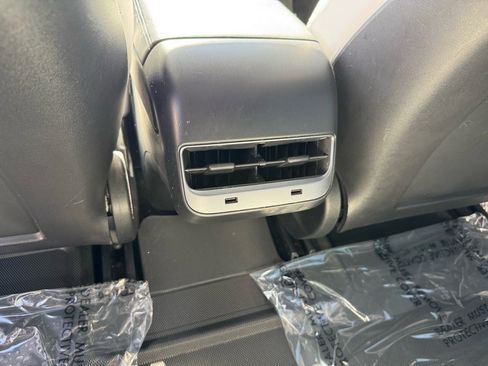 Used 2018 Tesla Model 3 Long Range image 19