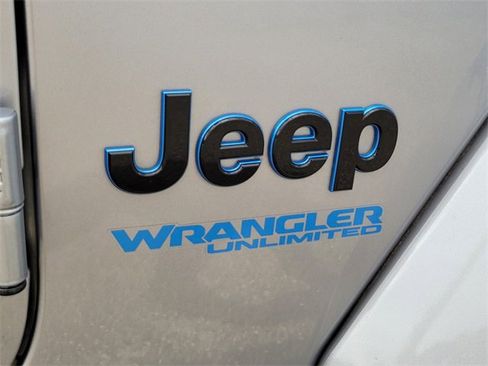 Used 2021 Jeep Wrangler Unlimited Sahara image 24
