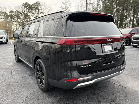Used 2024 Kia Carnival SX image 5