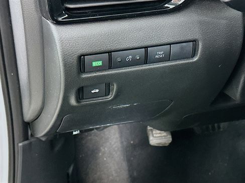 Used 2024 Nissan Sentra SV image 16