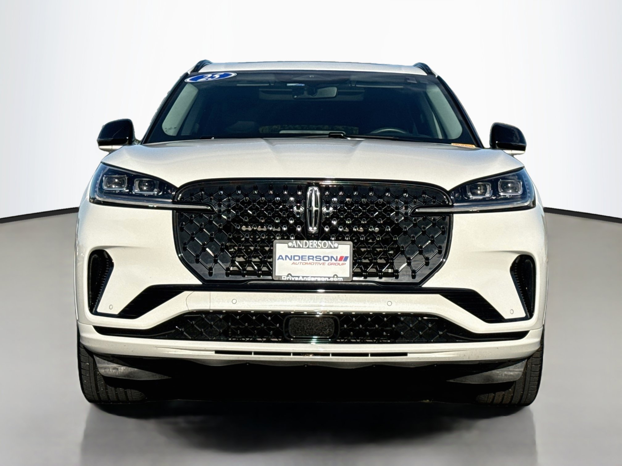 Used 2025 Lincoln Aviator Reserve w/ Equipment Group 201A AWD/4WD image 2