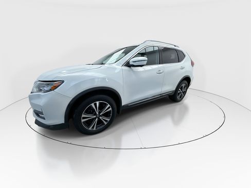 Used 2017 Nissan Rogue SL w/ SL Premium Package image 4