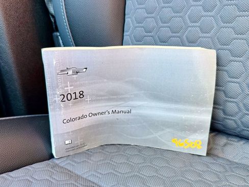Used 2018 Chevrolet Colorado Z71 image 35