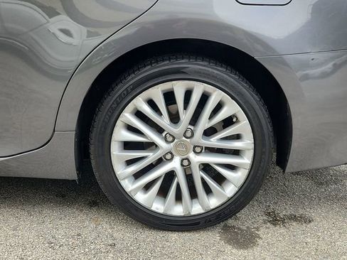 Used 2016 Lexus ES 350 w/ Luxury Package w/Wood Trim image 32