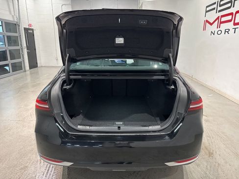 Used 2024 BMW i5 eDrive40i w/ Premium Package image 46