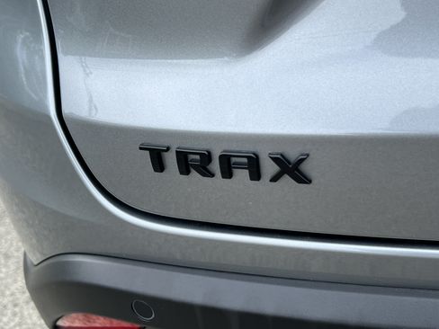 Used 2026 Chevrolet Trax LT w/ Driver Confidence Package FWD image 9
