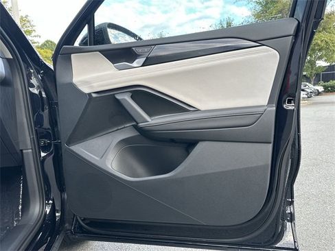 New 2025 Volkswagen Tiguan SE image 21