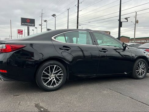 Used 2017 Lexus ES 350 w/ Luxury Package image 8
