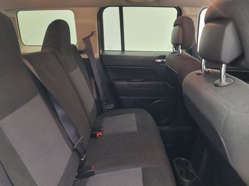 Used 2016 Jeep Patriot Sport w/ Power Value Group AWD/4WD image 19