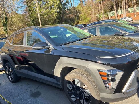 Used 2025 Hyundai Kona SEL image 2