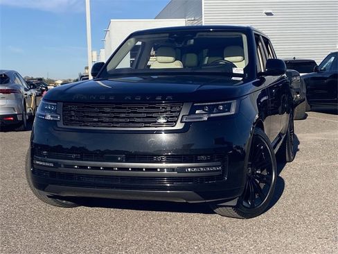 Used 2023 Land Rover Range Rover Long Wheelbase SE image 3