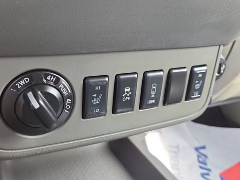 Used 2019 Nissan Frontier SL AWD/4WD image 13